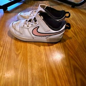 Girls 3.5 play shoes